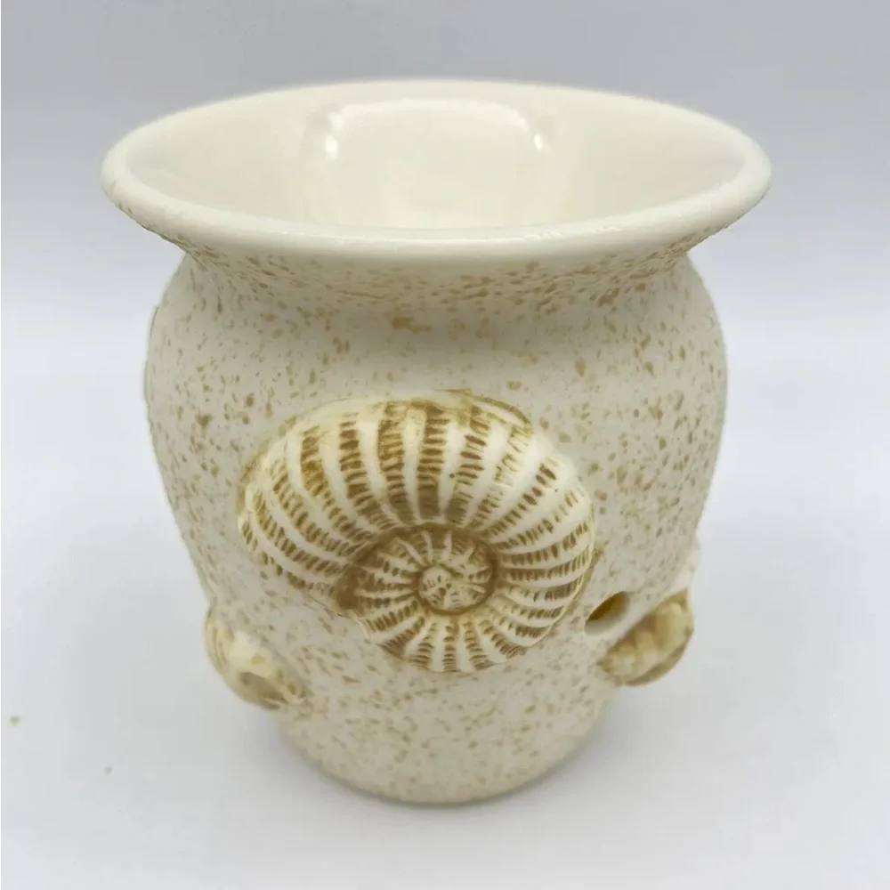New Scentsy Seashells Wall Plug-In Wax Warmer | Coastal Beach Decor | Nautical